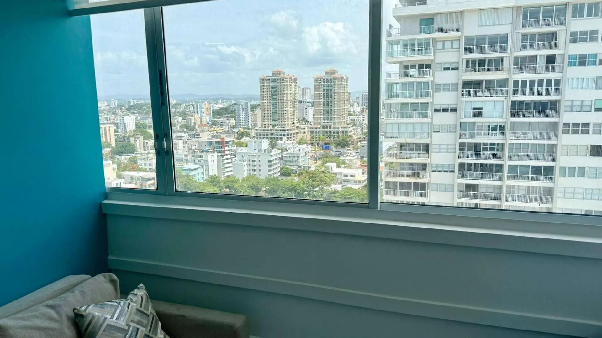 Condado Apt- Private Beach, Pool, & Family Ready! San Juan 0*,  Porto Riko